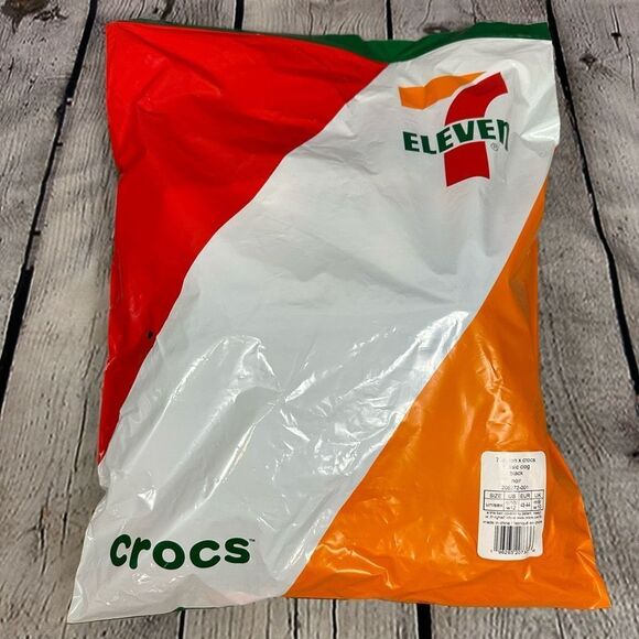 Crocs x 7-Eleven Collab Black Classic Clog Jibbitz Limited Edition M10/W12 NWT - Picture 2 of 9